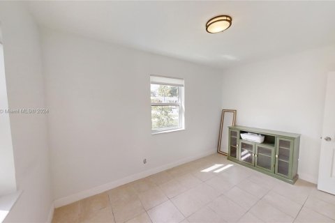 House in Miami, Florida 3 bedrooms, 86.96 sq.m. № 1375474 - photo 21