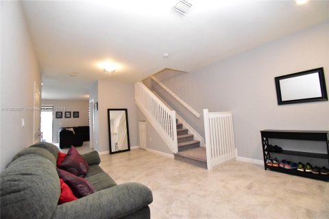 Touwnhouse à vendre à Hialeah, Floride: 3 chambres, 171.68 m2 № 1375481 - photo 4