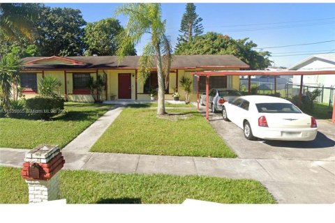 Casa en venta en Miami, Florida, 4 dormitorios, 119.29 m2 № 1375476 - foto 1