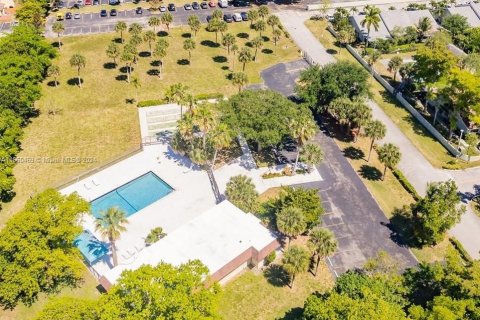 Copropriété à vendre à Sunrise, Floride: 2 chambres, 95.69 m2 № 1365875 - photo 3