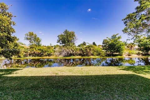 Condo in Sunrise, Florida, 2 bedrooms  № 1365875 - photo 10