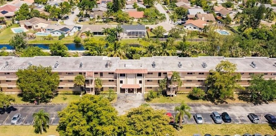 Condo in Sunrise, Florida, 2 bedrooms  № 1365875