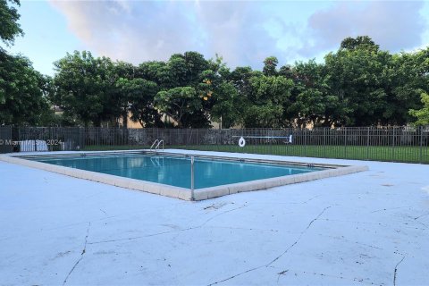 Copropriété à vendre à Sunrise, Floride: 2 chambres, 95.69 m2 № 1365875 - photo 8