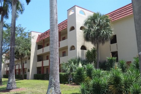 Copropriété à vendre à Sunrise, Floride: 2 chambres, 78.97 m2 № 1170624 - photo 10