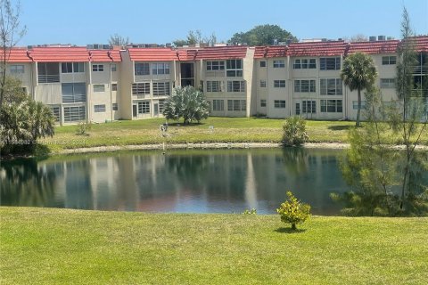 Copropriété à vendre à Sunrise, Floride: 2 chambres, 78.97 m2 № 1170624 - photo 9