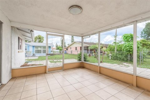 Villa ou maison à vendre à Port Richey, Floride: 2 chambres, 129.04 m2 № 1297352 - photo 27