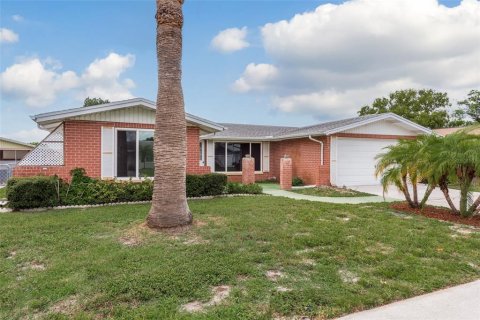 Casa en venta en Port Richey, Florida, 2 dormitorios, 129.04 m2 № 1297352 - foto 3