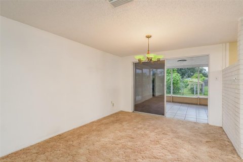 Casa en venta en Port Richey, Florida, 2 dormitorios, 129.04 m2 № 1297352 - foto 9