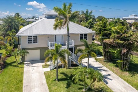 Villa ou maison à vendre à Punta Gorda, Floride: 3 chambres, 190.08 m2 № 793350 - photo 6