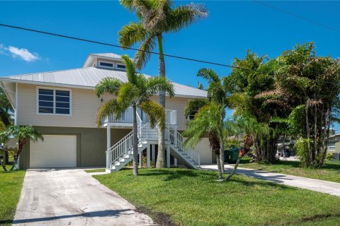 Casa en venta en Punta Gorda, Florida, 3 dormitorios, 190.08 m2 № 793350 - foto 8