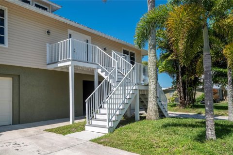 Villa ou maison à vendre à Punta Gorda, Floride: 3 chambres, 190.08 m2 № 793350 - photo 9