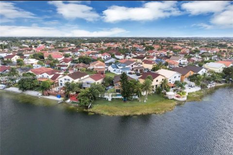 Villa ou maison à louer à Miami, Floride: 4 chambres, 235.69 m2 № 1364976 - photo 13