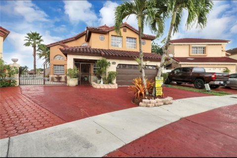 Casa en alquiler en Miami, Florida, 4 dormitorios, 235.69 m2 № 1364976 - foto 1