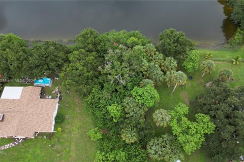 Terreno en venta en St. Lucie, Florida № 1364938 - foto 2