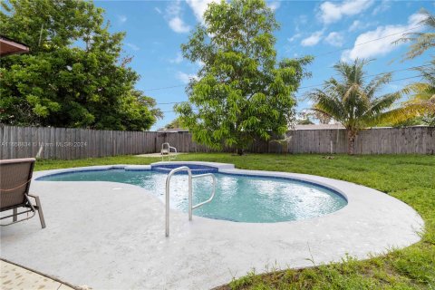 House in Fort Lauderdale, Florida 3 bedrooms, 102.56 sq.m. № 1364896 - photo 2