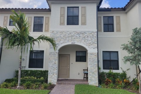 Townhouse in Homestead, Florida 3 bedrooms, 137.77 sq.m. № 762607 - photo 2