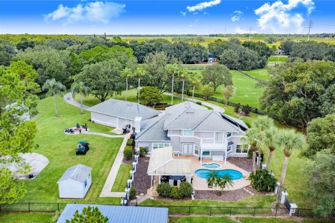 Villa ou maison à vendre à Haines City, Floride: 4 chambres, 323.39 m2 № 1377704 - photo 1