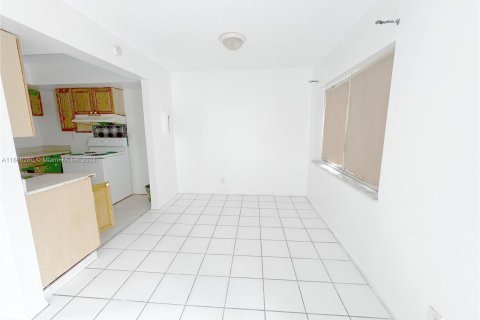 Adosado en venta en Lauderhill, Florida, 2 dormitorios, 87.7 m2 № 1377638 - foto 7