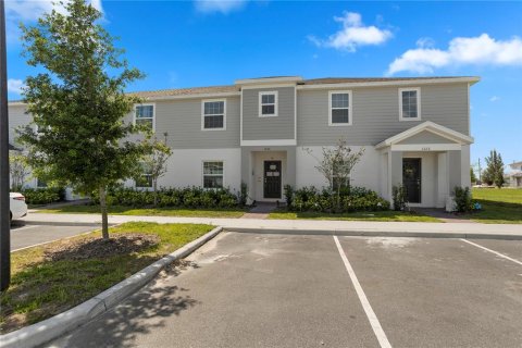 Townhouse in Davenport, Florida 3 bedrooms, 150.59 sq.m. № 1089746 - photo 1