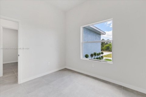 Villa ou maison à vendre à Lehigh Acres, Floride: 4 chambres № 1179973 - photo 16
