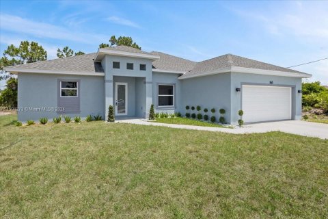 Villa ou maison à vendre à Lehigh Acres, Floride: 4 chambres № 1179973 - photo 2