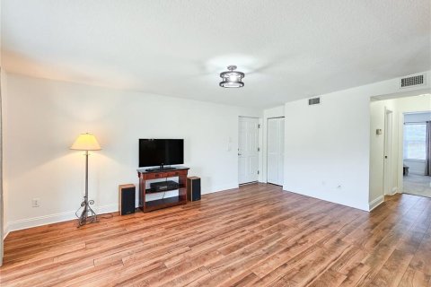 Apartamento en alquiler en Flagler Beach, Florida, 1 dormitorio, 220.09 m2 № 1366180 - foto 8