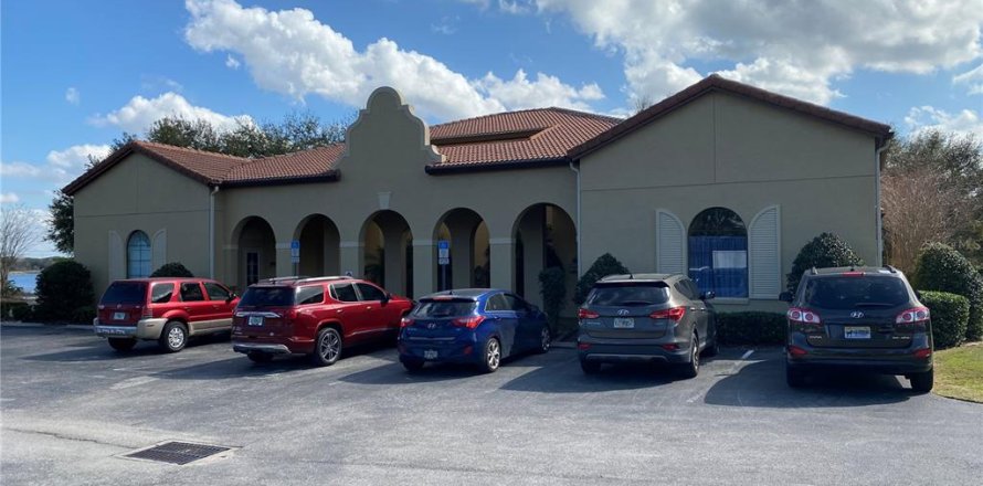 Propiedad comercial en Tavares, Florida 165.83 m2 № 1401044