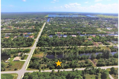 Terreno en venta en Port Charlotte, Florida № 946868 - foto 2