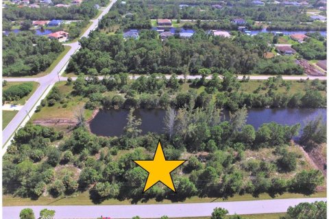 Terreno en venta en Port Charlotte, Florida № 946868 - foto 1