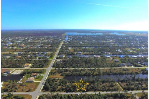 Terreno en venta en Port Charlotte, Florida № 946868 - foto 6