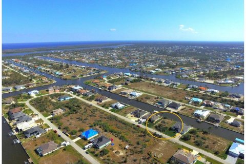 Terreno en venta en Port Charlotte, Florida № 946948 - foto 4