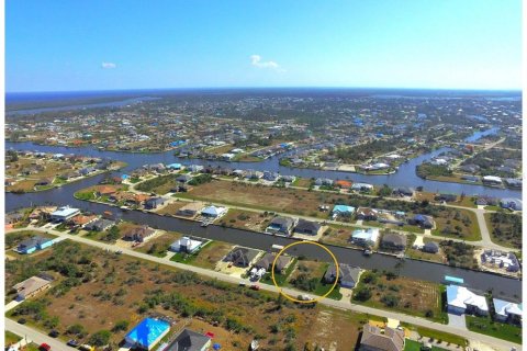 Terreno en venta en Port Charlotte, Florida № 946948 - foto 7