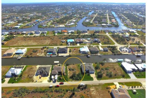 Terreno en venta en Port Charlotte, Florida № 946948 - foto 9