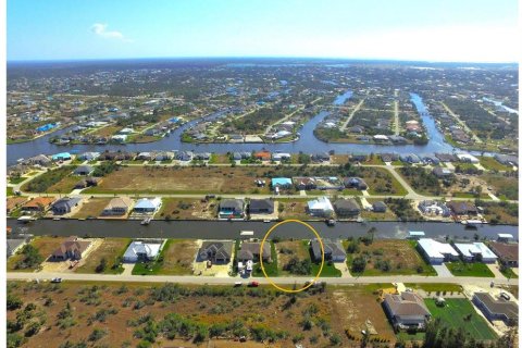 Terreno en venta en Port Charlotte, Florida № 946948 - foto 8