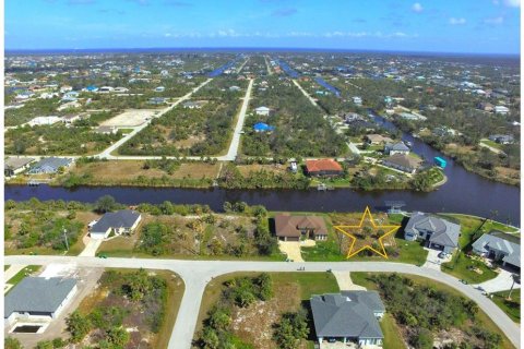 Terrain à vendre à Port Charlotte, Floride № 946869 - photo 1