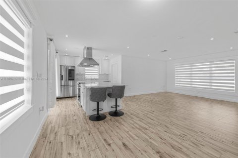 Casa en venta en Miami, Florida, 3 dormitorios, 131.55 m2 № 1370686 - foto 13