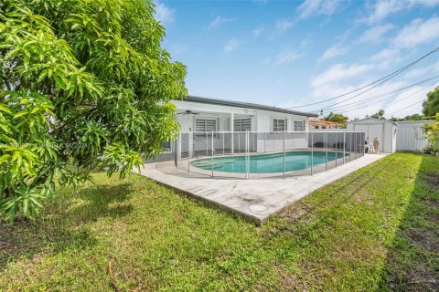 Casa en venta en Miami, Florida, 3 dormitorios, 131.55 m2 № 1370686 - foto 29