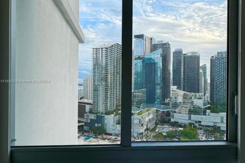 Condo in Miami, Florida, 1 bedroom  № 1370590 - photo 13