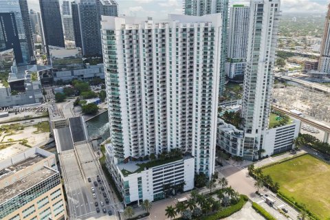 Condo in Miami, Florida, 1 bedroom  № 1370590 - photo 8