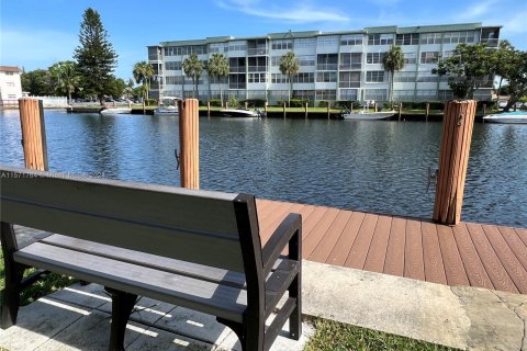 Condominio en venta en Hollywood, Florida, 1 dormitorio, 72.46 m2 № 1128253 - foto 26