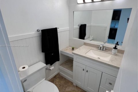 Condo in Hollywood, Florida, 1 bedroom  № 1128253 - photo 9