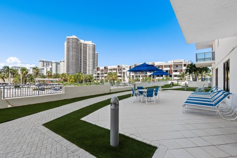 Condo in Fort Lauderdale, Florida, 1 bedroom  № 1222456 - photo 16