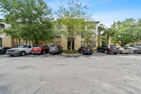 Condo in Tampa, Florida, 2 bedrooms  № 1268345 - photo 1