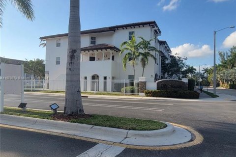 Copropriété à vendre à Doral, Floride: 3 chambres, 124.02 m2 № 1134731 - photo 2