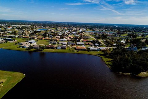 Villa ou maison à vendre à Punta Gorda, Floride: 3 chambres, 212.47 m2 № 1144514 - photo 4