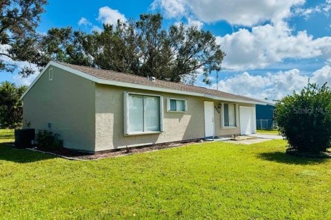 House in North Port, Florida 2 bedrooms, 84.73 sq.m. № 1401744 - photo 2