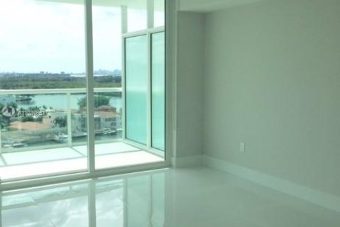 Condominio en venta en Sunny Isles Beach, Florida, 2 dormitorios, 146.69 m2 № 18995 - foto 14