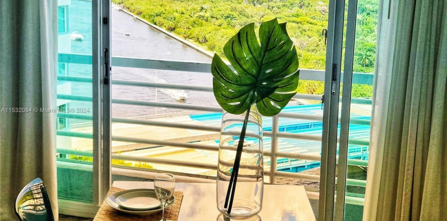 Condo in Fort Lauderdale, Florida, 1 bedroom  № 1007203