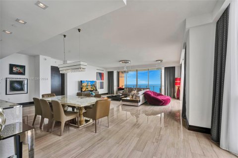 Copropriété à louer à Sunny Isles Beach, Floride: 4 chambres, 428.19 m2 № 1368 - photo 5