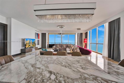 Copropriété à louer à Sunny Isles Beach, Floride: 4 chambres, 428.19 m2 № 1368 - photo 8